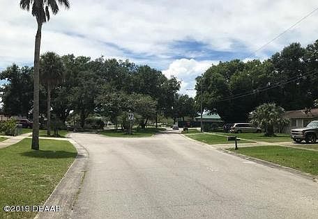 3rd image of 550 Barbara Ct