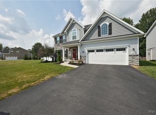 58 Stonebridge Dr, East Amherst, NY 14051