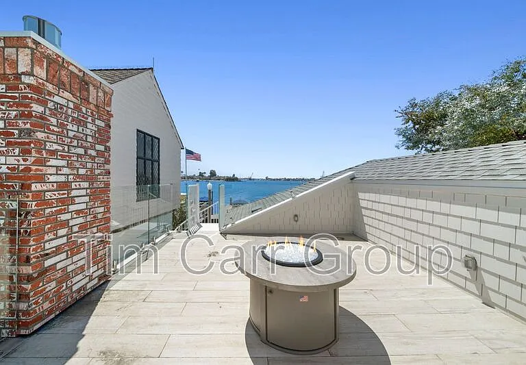 112 S Bayfront — Photo 13