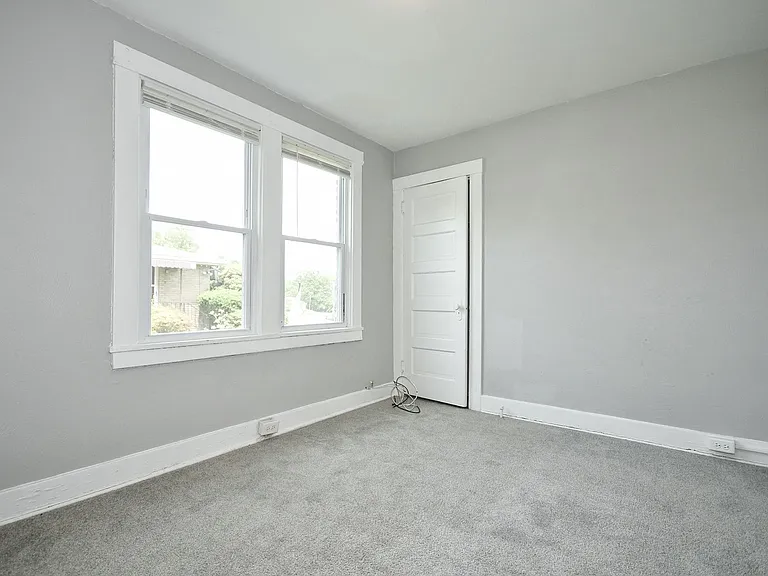 1019-1037 N 6th St — Photo 17