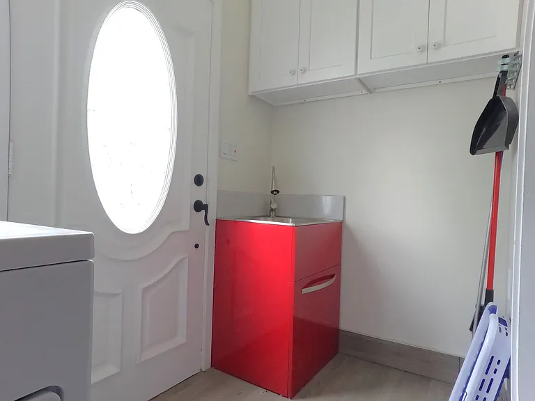 2421 Alcazar St — Photo 23