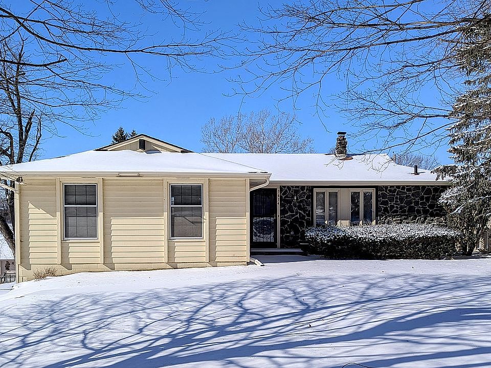 1st image of 5614 N 79th Ave