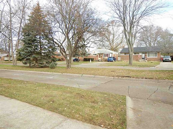 3rd image of 23208 Brookdale Blvd