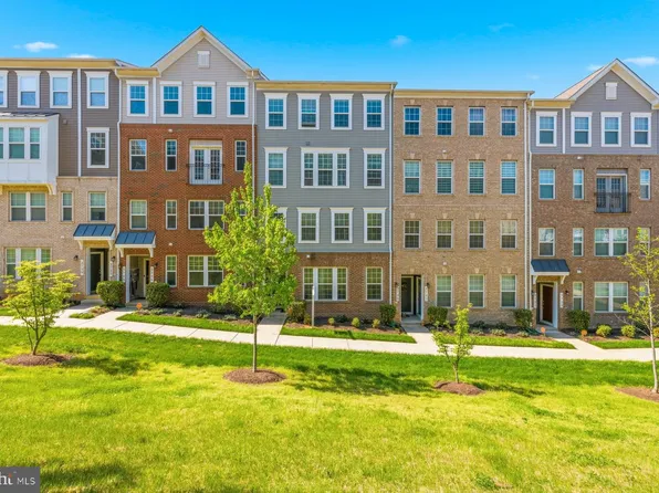 2731 Pinebrook Rd, Landover, MD 20785