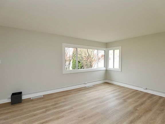 5th image of 15553 Rose Dr