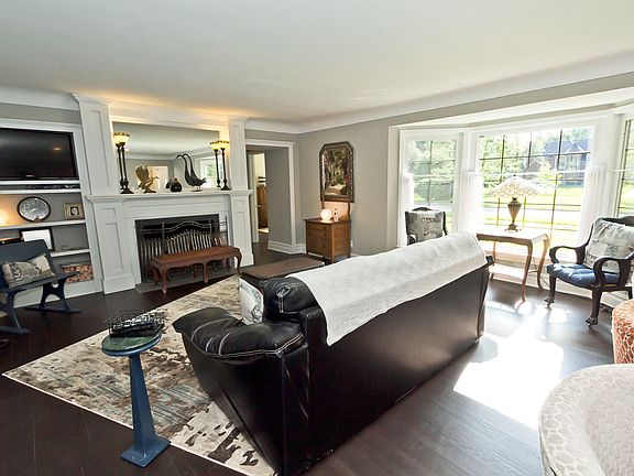 3rd image of 1705 Vinsetta Blvd
