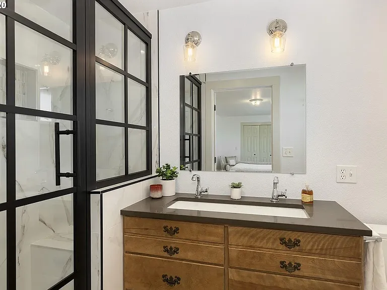 116 SE 72nd Ave — Photo 7