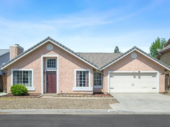 2094 E Minarets Ave, Fresno, CA 93720