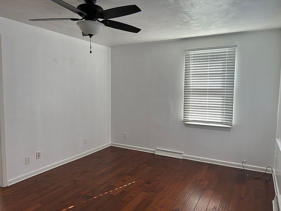 1st image of 1048 Lake Dr