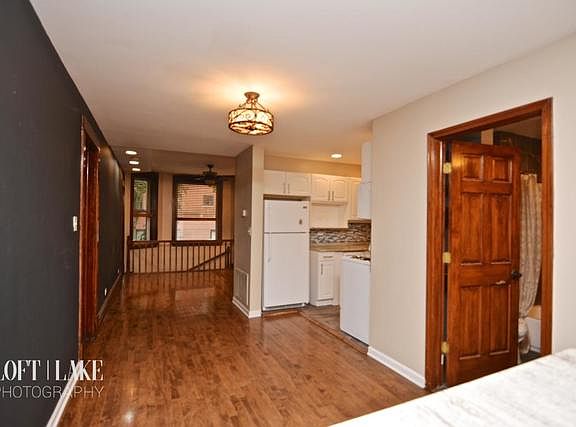 3rd image of 2654 W Schubert Ave #1E