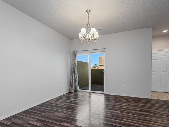 4th image of 4404 San Benito St Unit B