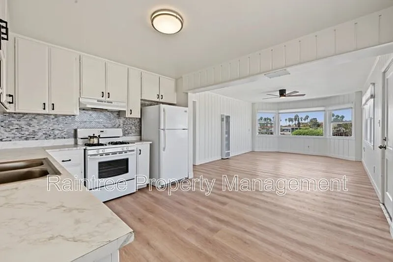 2 bed, 1.0 bath, 900 sqft, $3,900 — Photo 4
