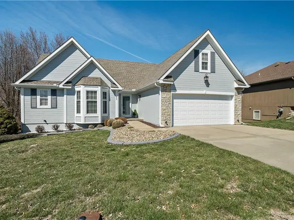 800 Highland Cir, Kearney, MO 64060