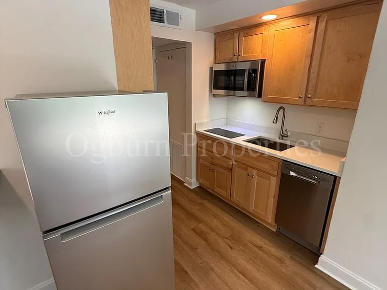 803001- MED FOUNDATION APTS — Photo 19