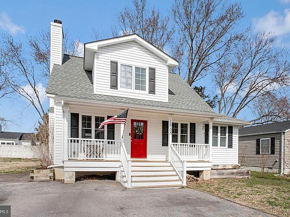 3rd image of 1168 Maple Ave