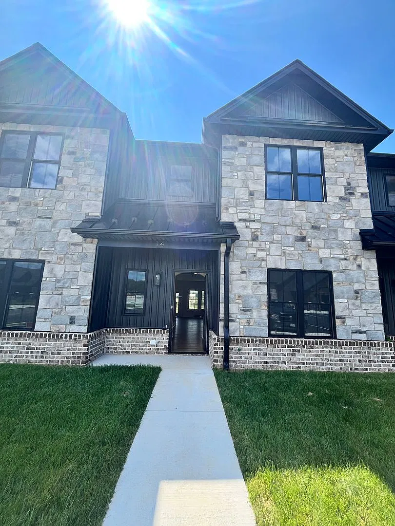 Gorgeous new townhouse in Augusta Springs! — Photo 1