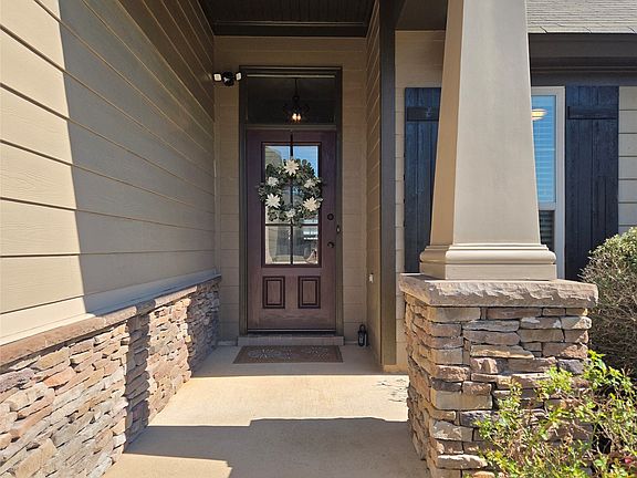 3rd image of 9161 White Poplar Cir