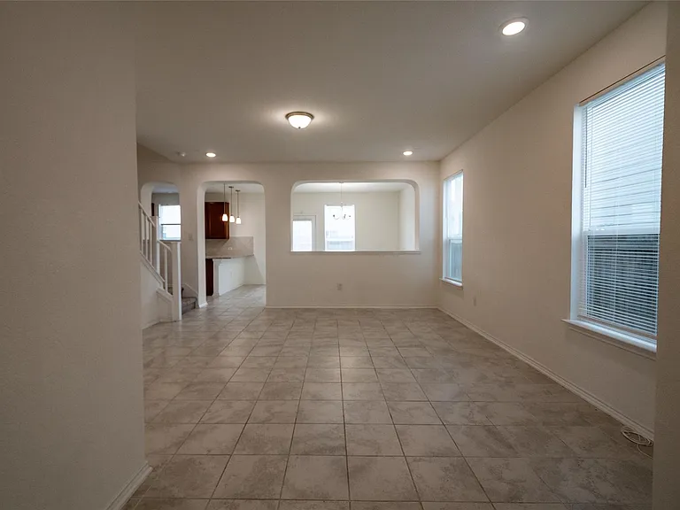 6412 Carriage Pines Dr — Photo 2