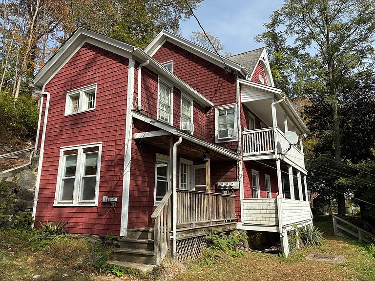 13 Maple Ave — Photo 1