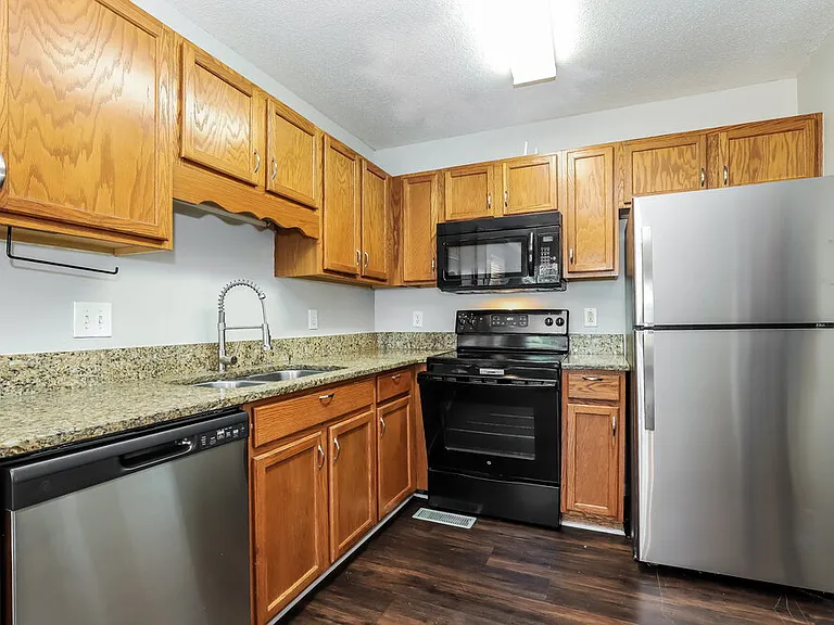 6819 Salem Quarter Rd — Photo 9