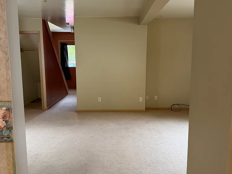 510 E Margaret St — Photo 3
