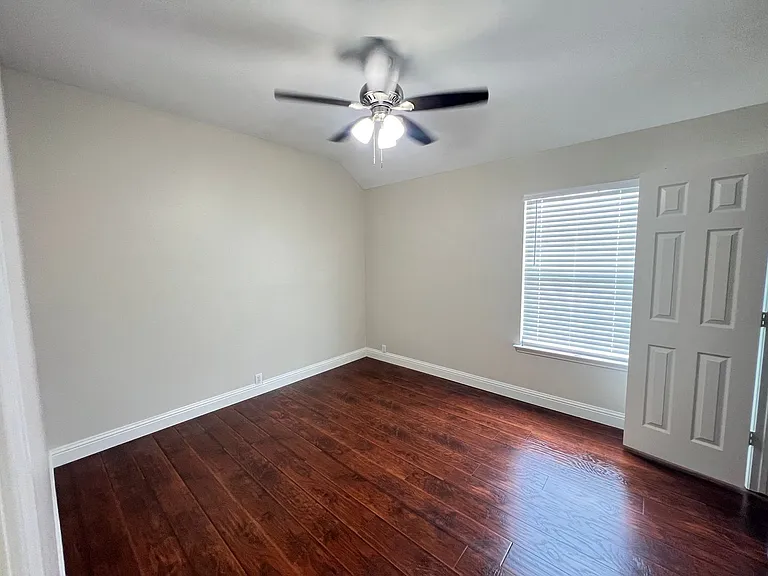 2505 Hunters Run Dr — Photo 27