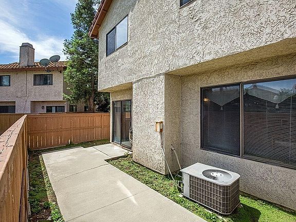 3rd image of 3221 Vineland Ave APT 57