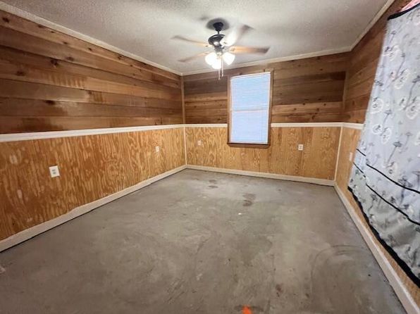 8106 County Line Rd, Laurel Hill, FL 32567
