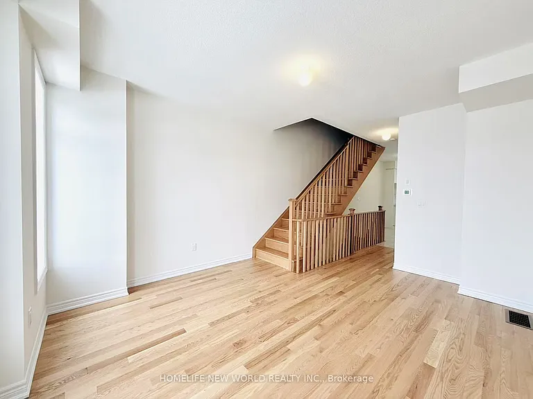 925 Crowsnest Holw — Photo 14