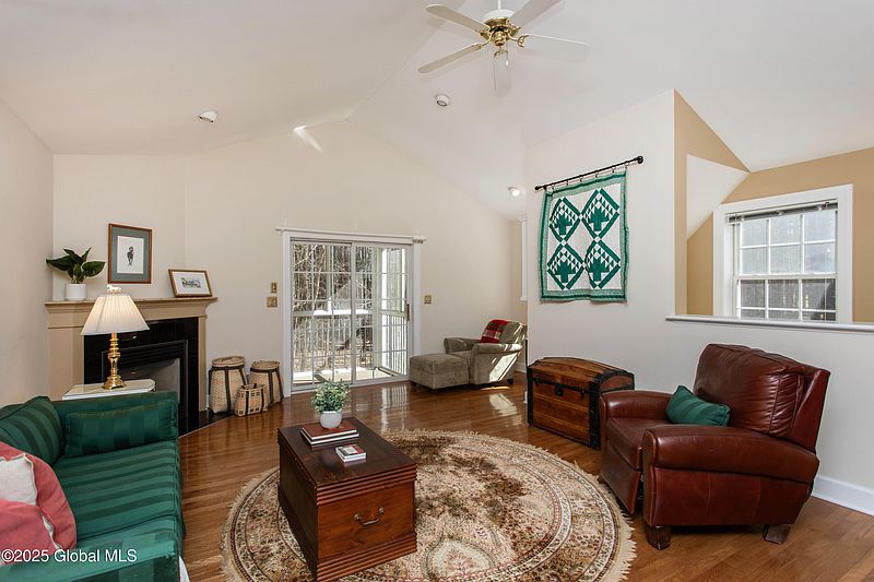 4th image of 14 Ellis Avenue #9