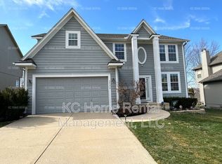15372 S Hallet St, Olathe, KS 66062