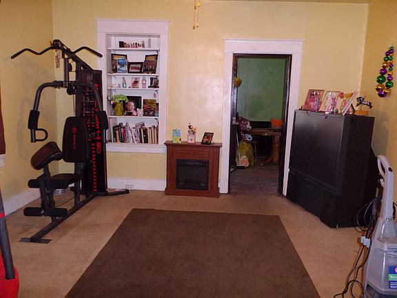 3rd image of 218 Franklin Ave