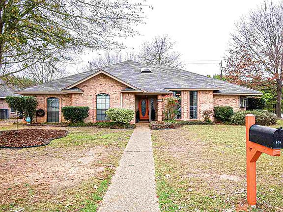 2nd image of 604 Winchester Dr