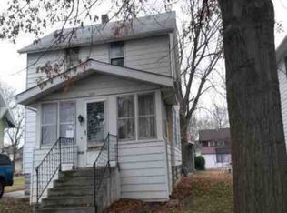 1007 N High St, Carlinville, IL 62626