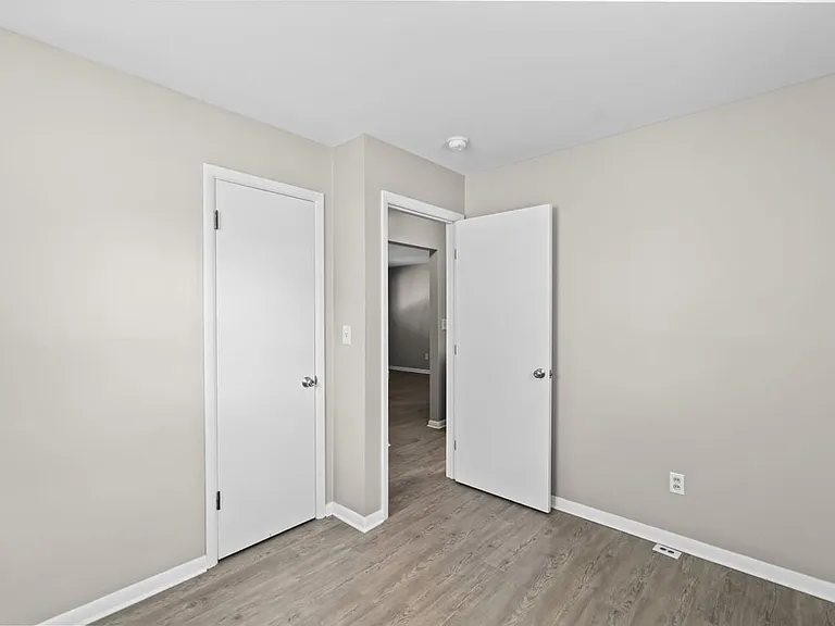 1549 Oakland Park Ave — Photo 14