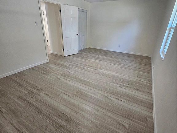 5th image of 3016 Lincoln St