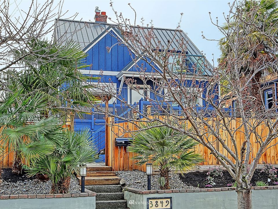 1926 Charmer Updated Throughout 