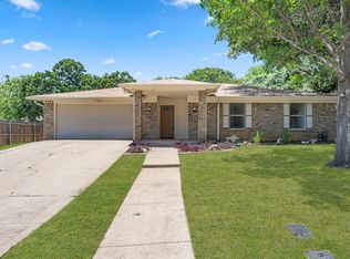 4304 Spring Hill Ln, Arlington, TX