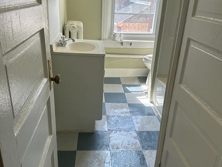 1112 Saville Ave #B — Photo 6