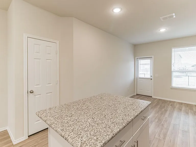 804 Cormorant St — Photo 13