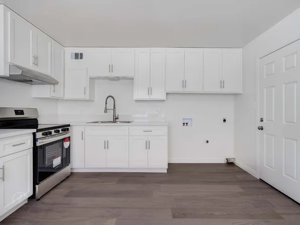 1716 3rd St #2, Bakersfield, CA 93304