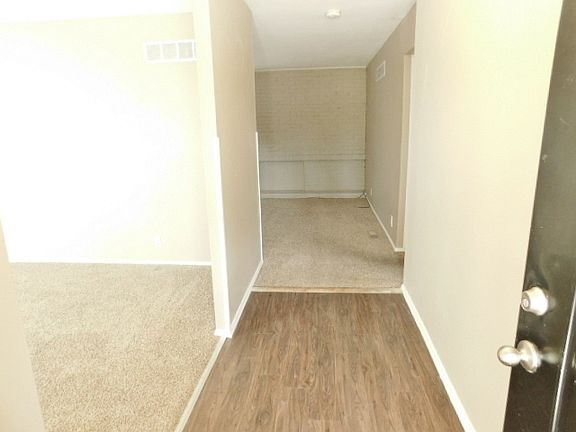 4th image of 3727 Briargrove Dr