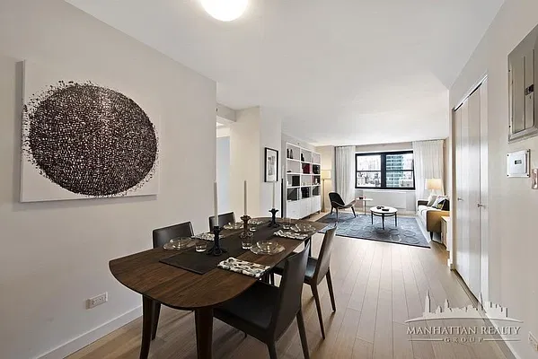Rented by Manhattan Realty Group | media 13