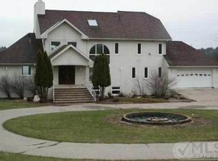 W4120 Lake Mary Dr S, Vulcan, MI 49892