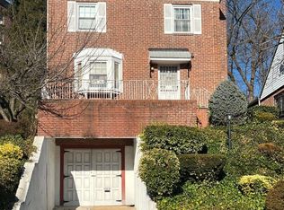 20979 Whitehall Ter, Queens Village, NY 11427