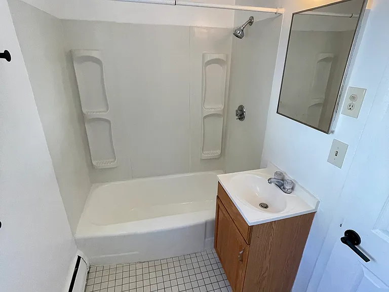 310 Washington St #4 — Photo 9