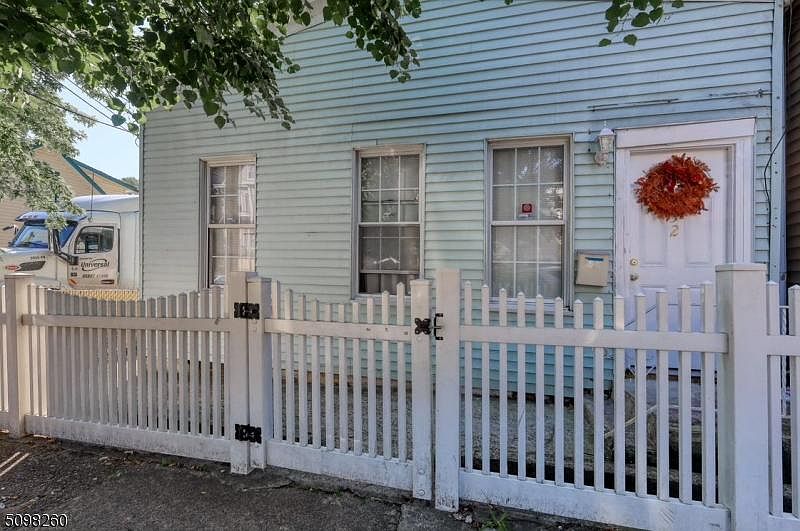 1st image of 132 N 4th St