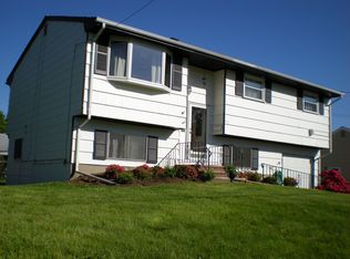 912 Dorn Ave, Middlesex, NJ 08846