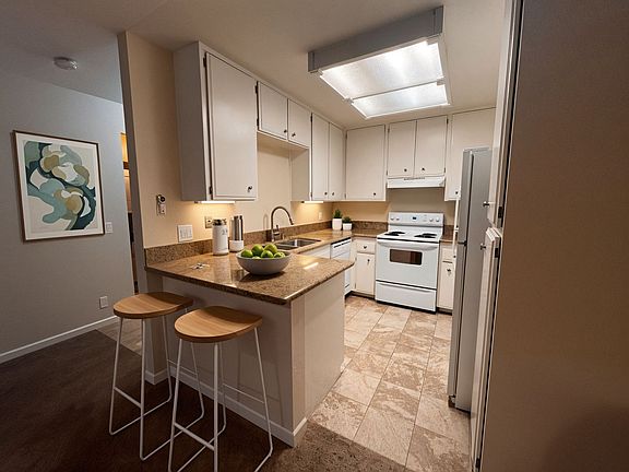 2nd image of 10350 Caminito Cuervo Unit 113