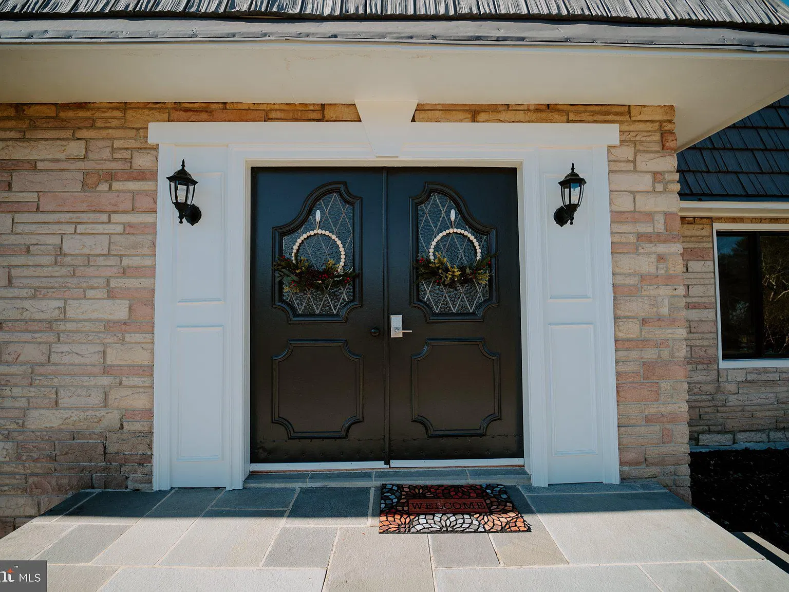 9 bed, 5.0 bath, 7704 sqft, $6,000 — Photo 4